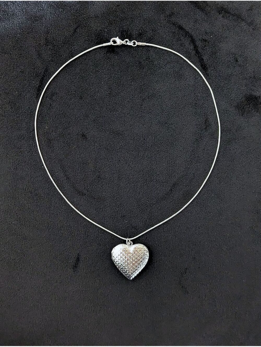 Heart Locket Pendant Necklace Chain Photo Frame Silver Plated Women's Mother
